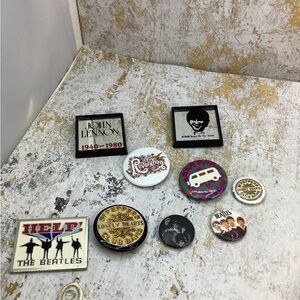 🎄🎄Vintage Beatles Memorabilia Pins Buttons Charm